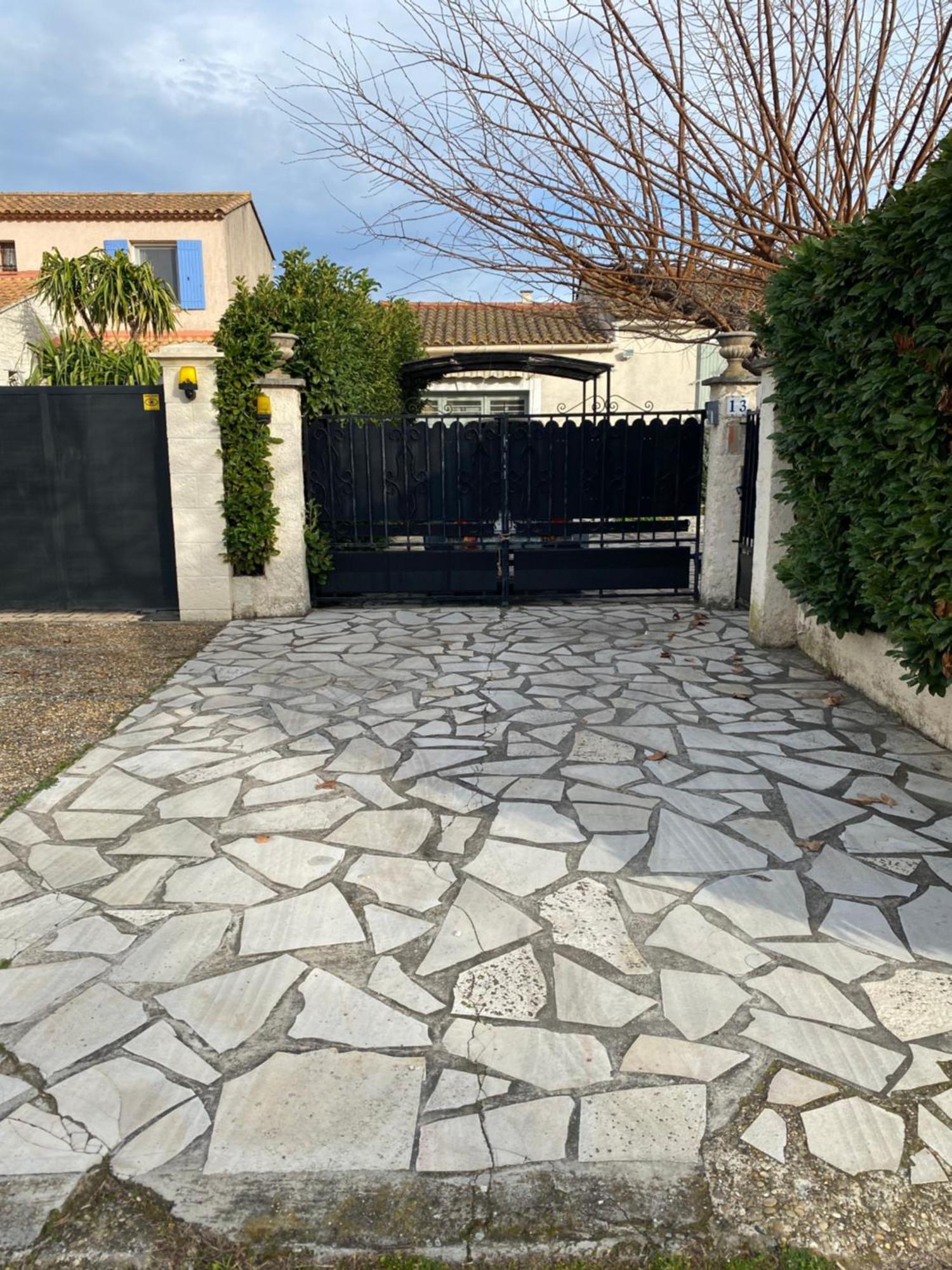 Maison Dans Village Calme Arlés Exterior foto